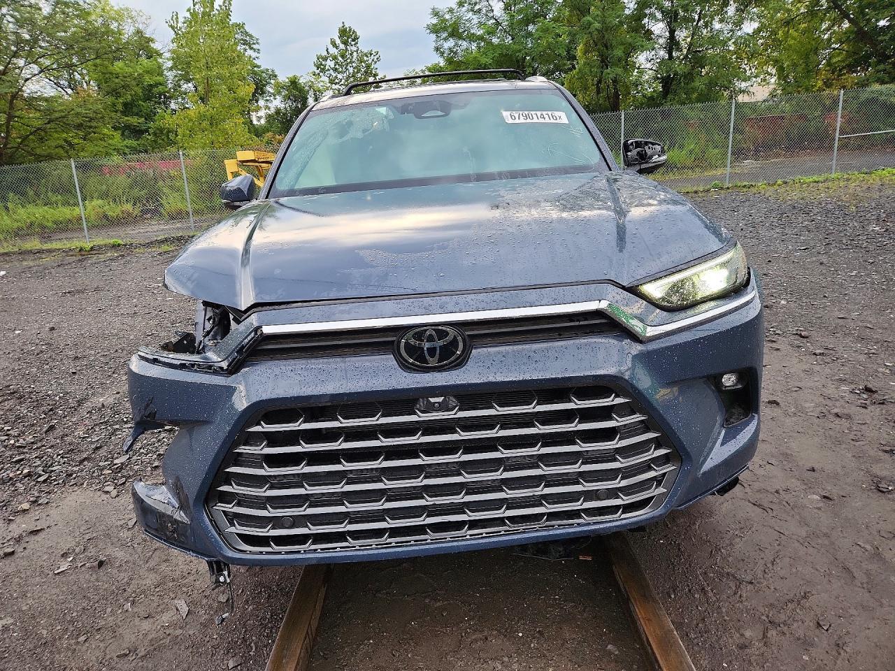 2026 Toyota Grand Highlander Hybrid Max Platinum - Image 5