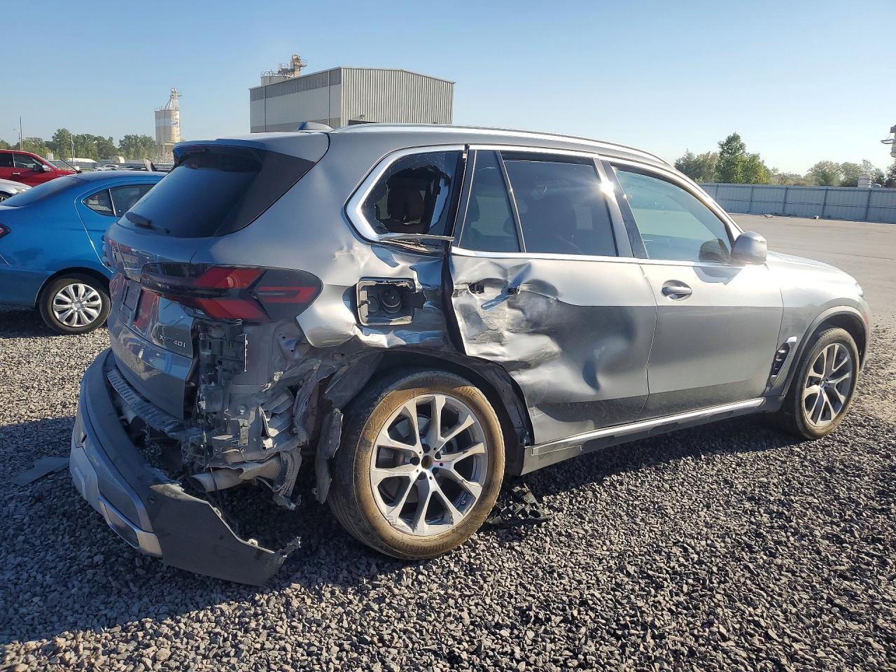 2025 BMW X5 xDrive40I - Image 3