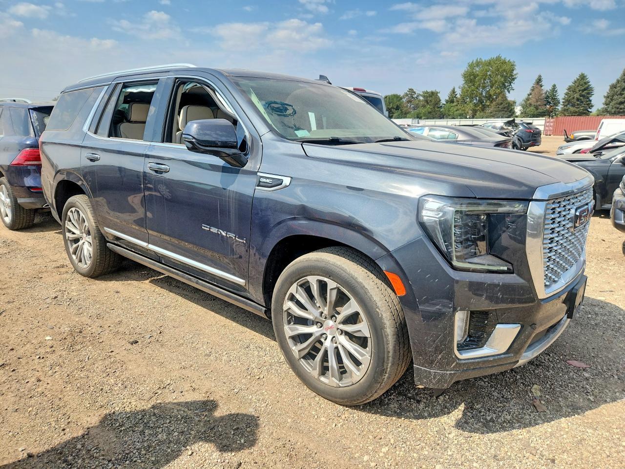 2021 GMC Yukon Denali - Image 4