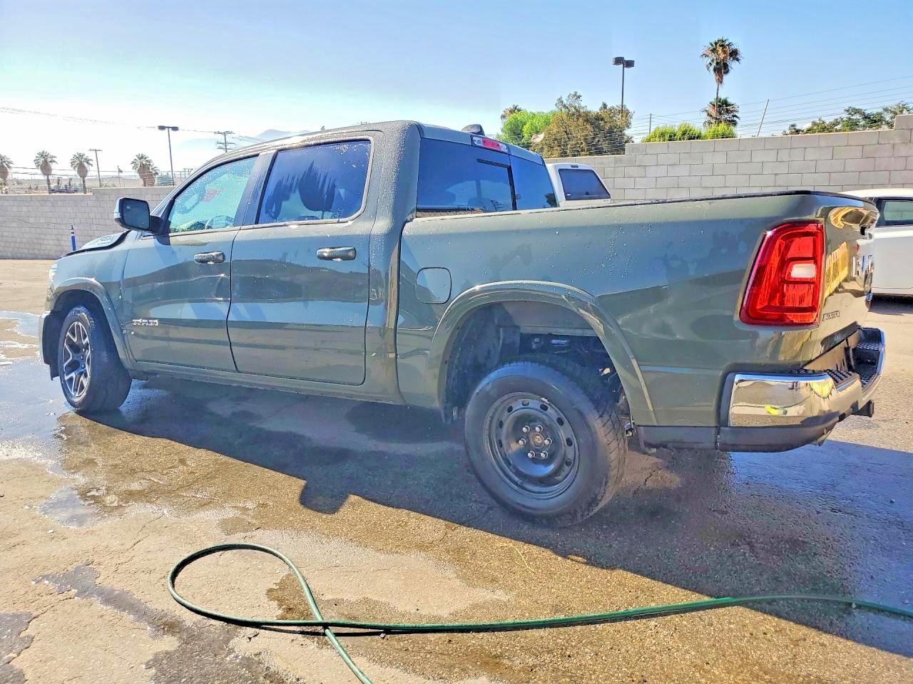 2026 Ram 1500 Laramie - Фото 2