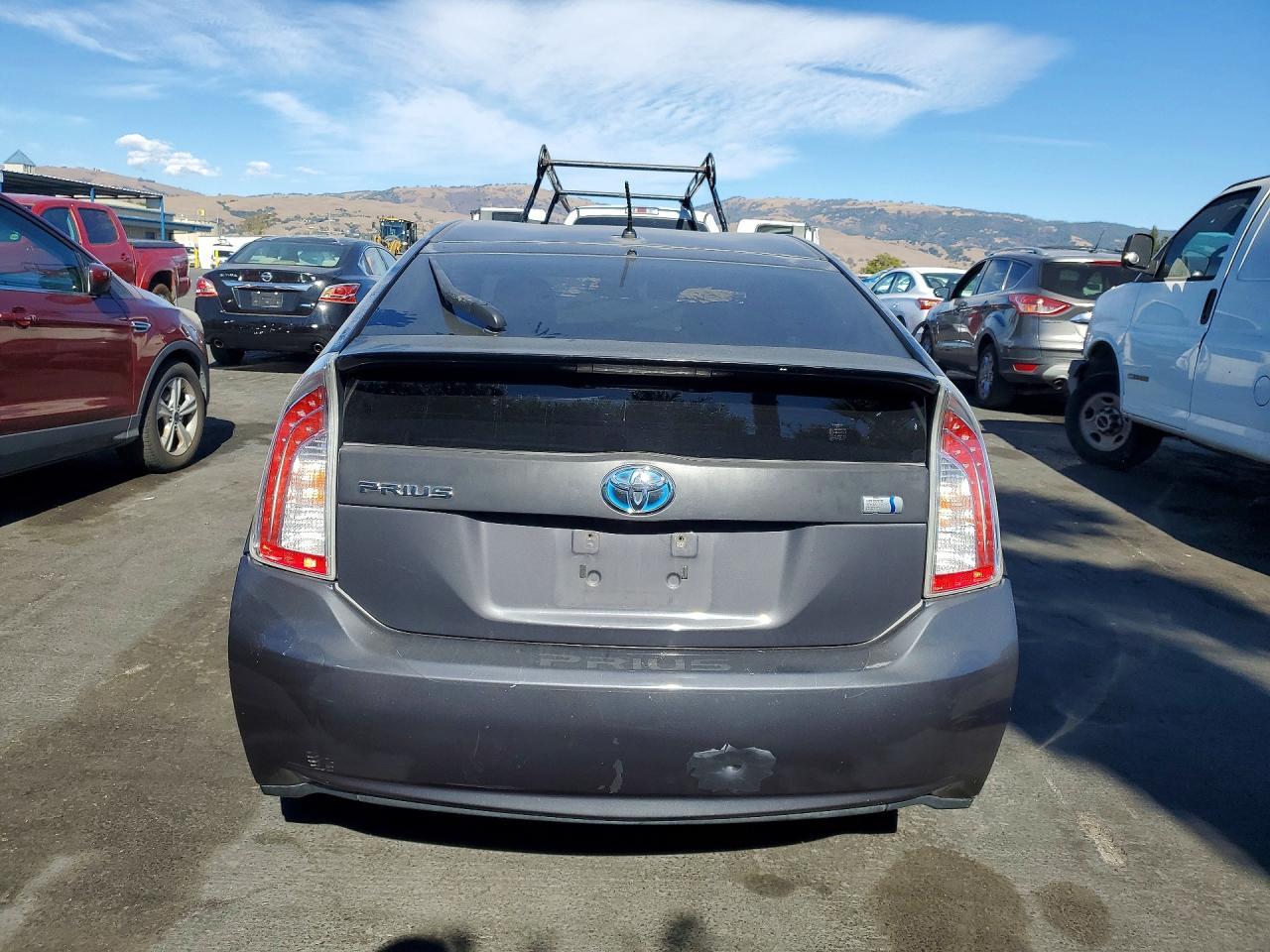 2014 Toyota Prius Two - Image 6