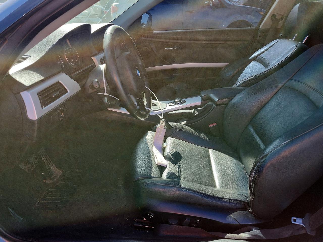 2010 BMW 335 Xi - Image 7