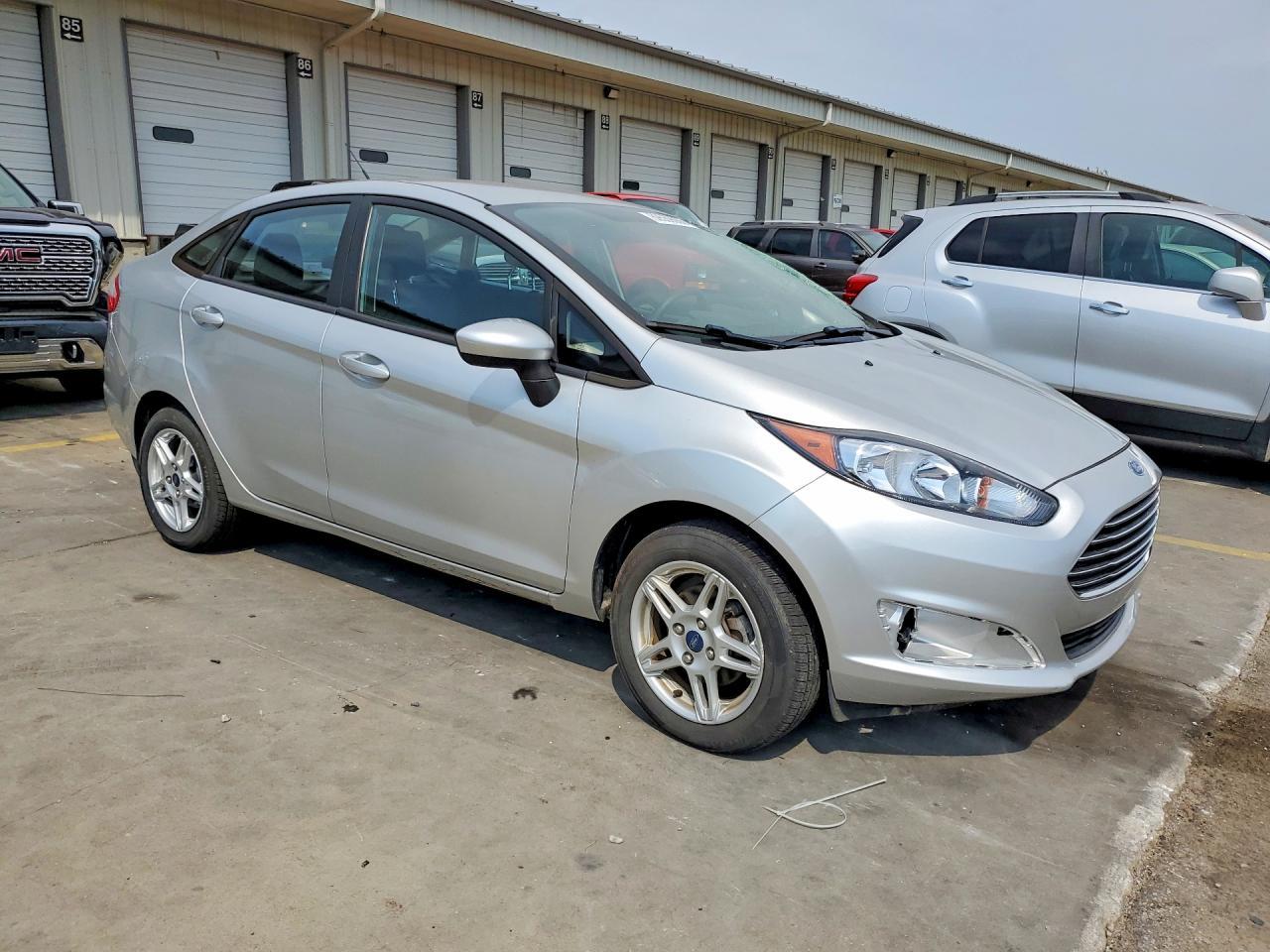 2019 Ford Fiesta Se - Фото 4