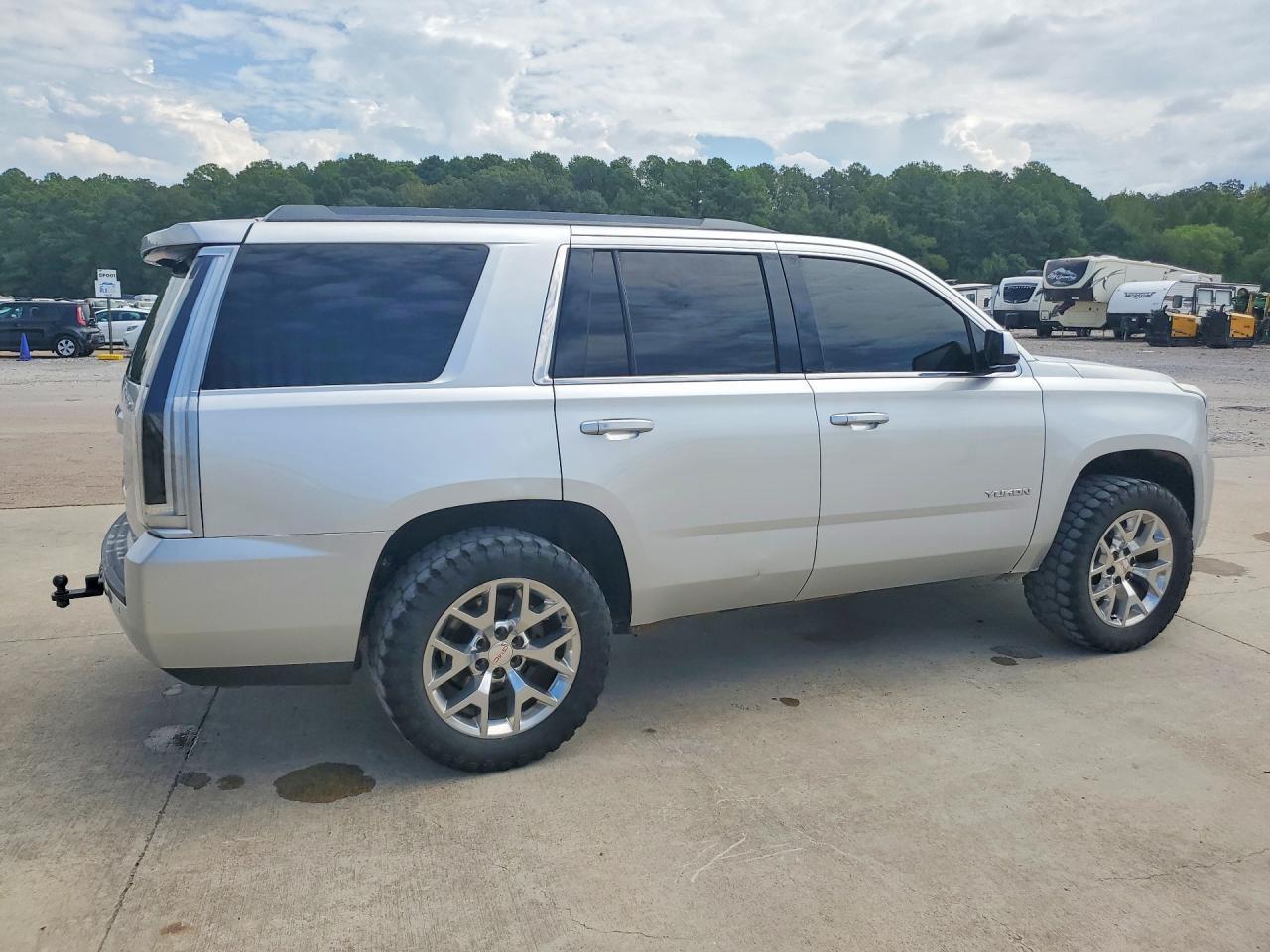 2017 GMC Yukon Slt - Фото 3