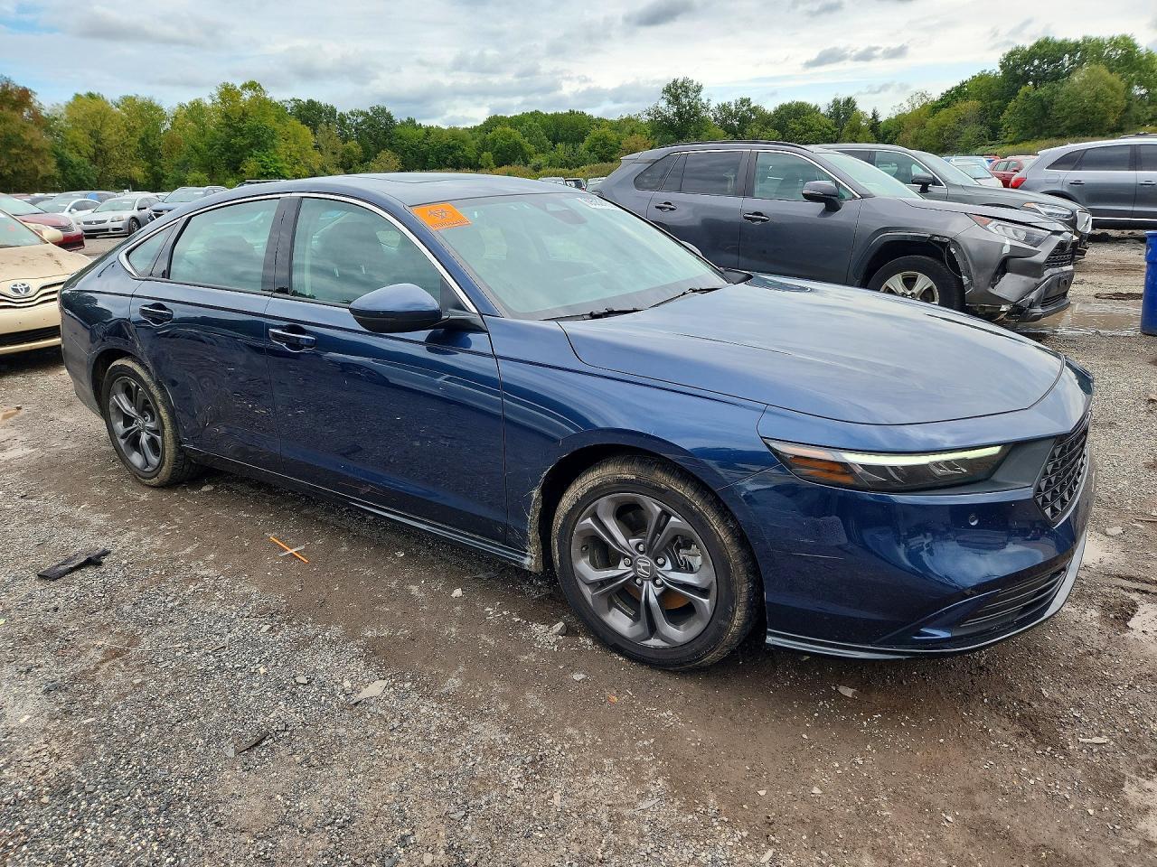 2025 Honda Accord Hybrid Exl - Image 4