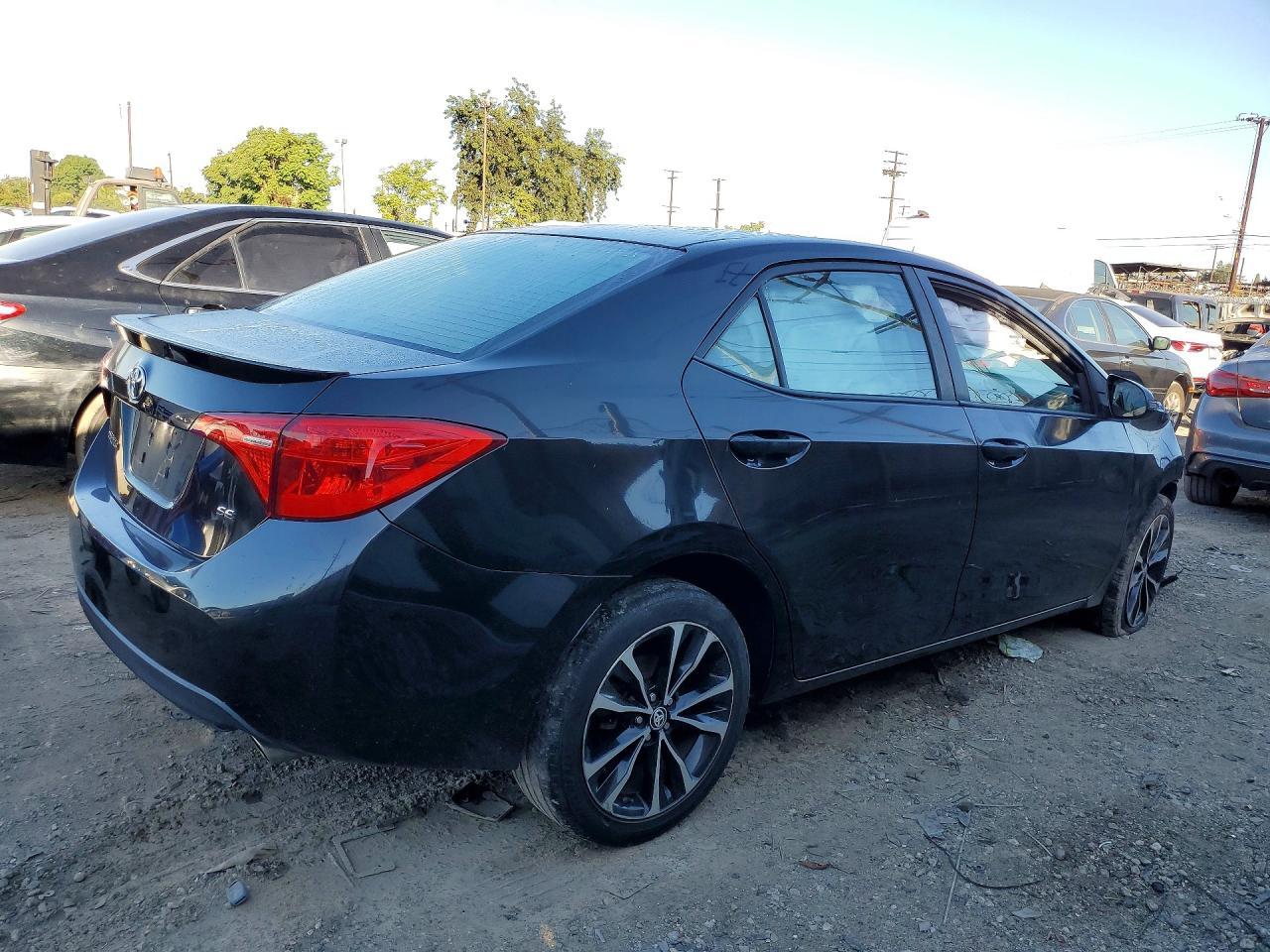 2018 Toyota Corolla Se - Фото 3