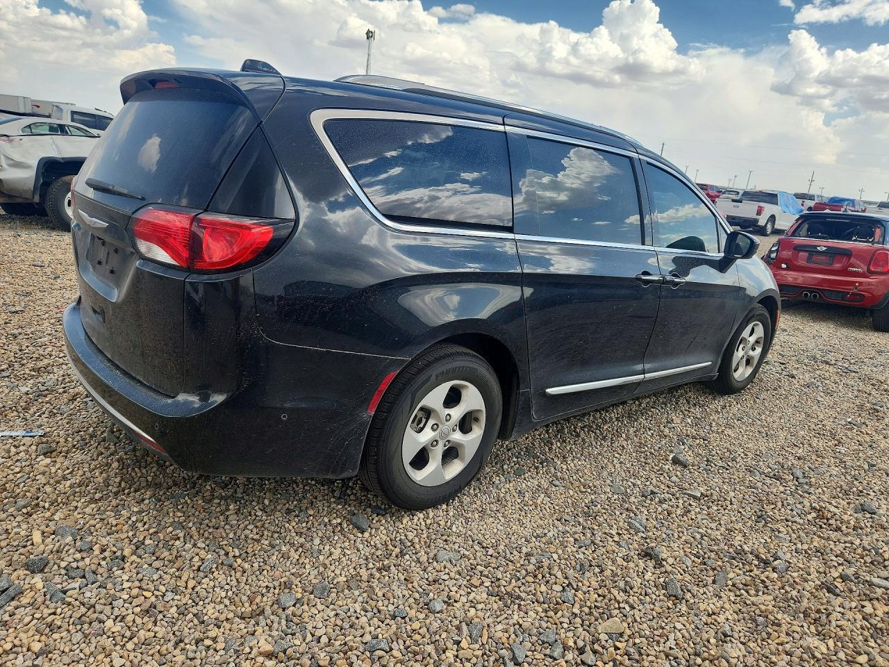 2017 Chrysler Pacifica Touring L Plus - Image 3