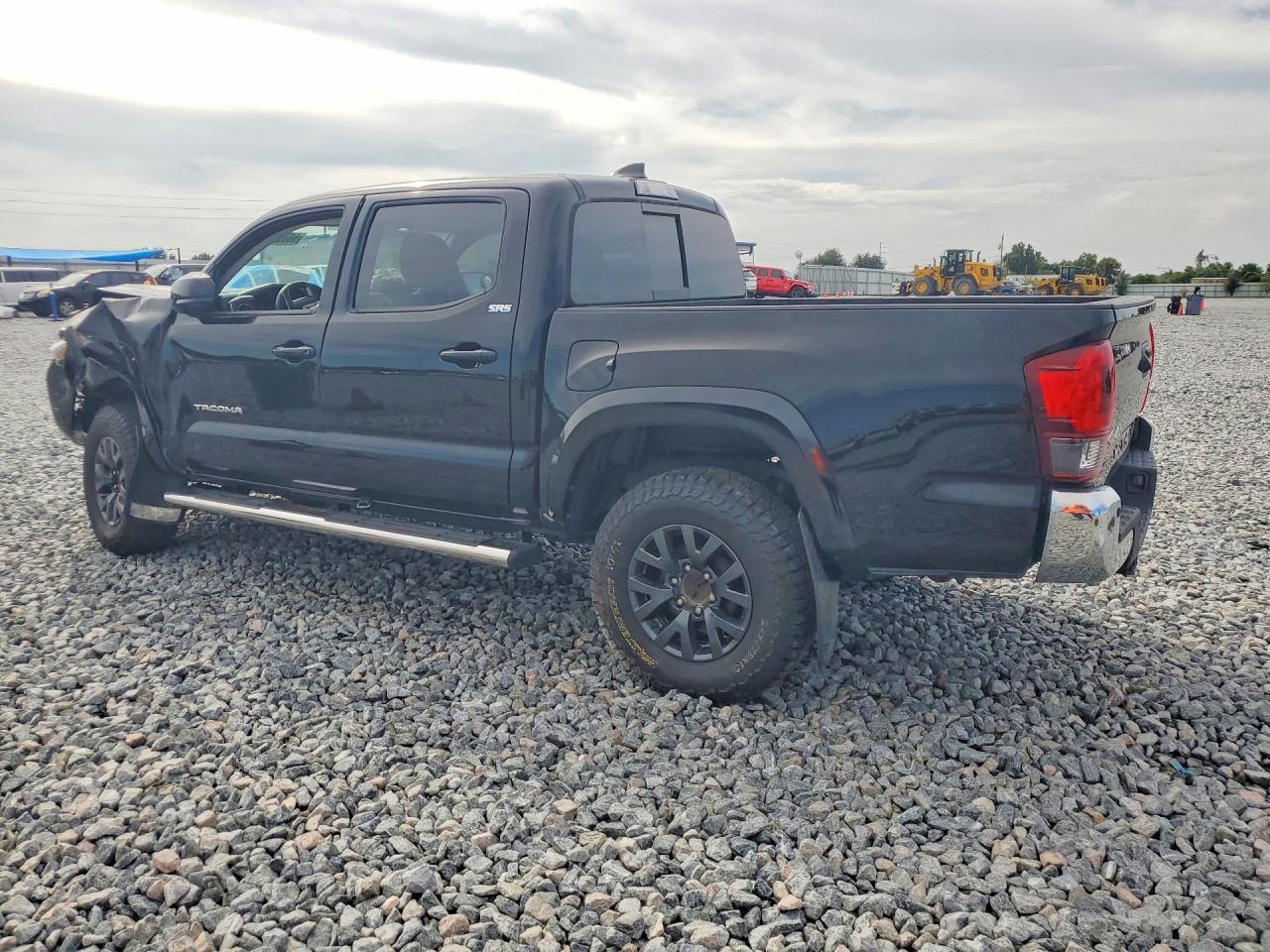 2023 Toyota Tacoma Sr5 V6 - Image 2