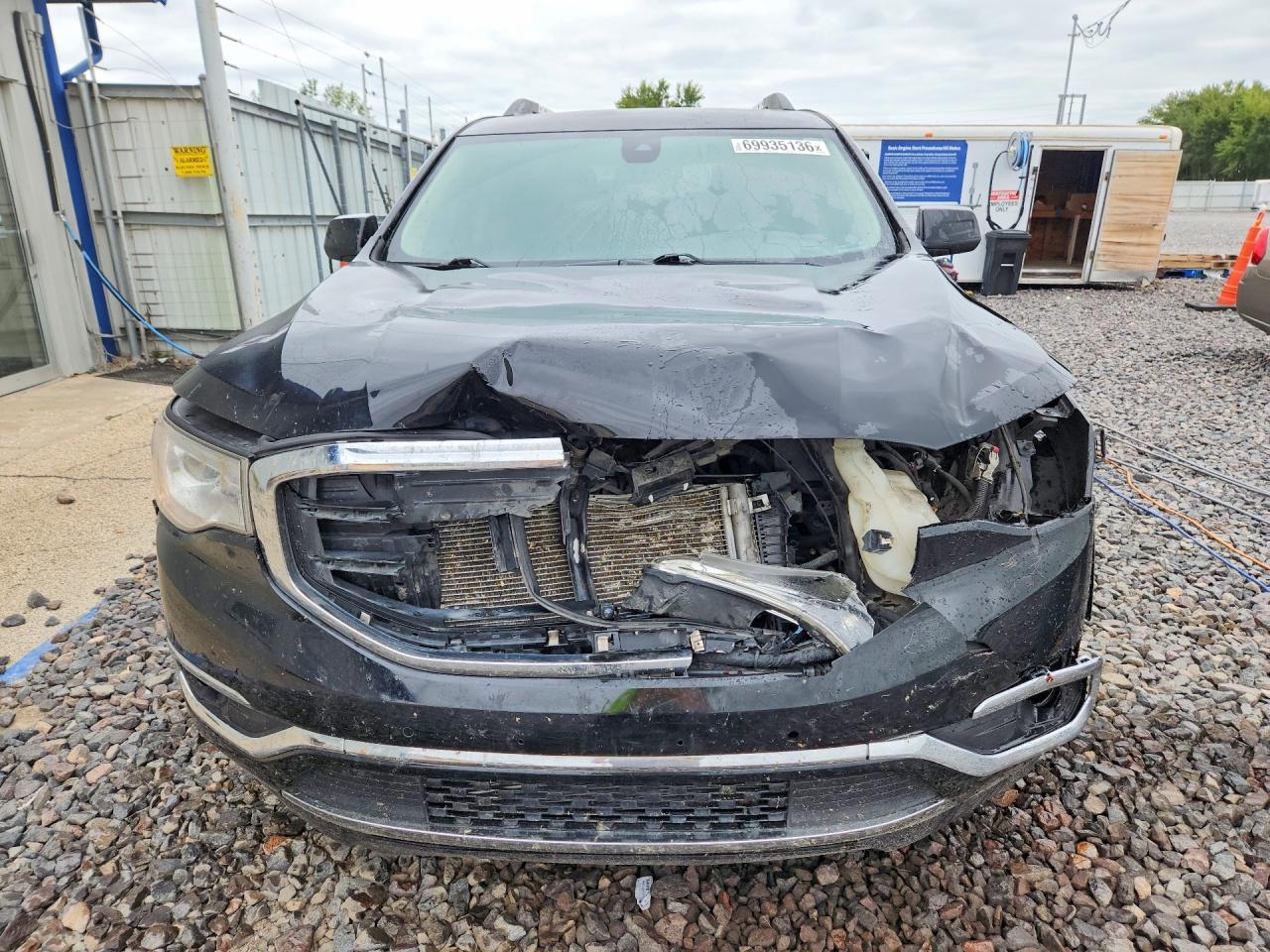 2018 GMC Acadia Denali - Image 5