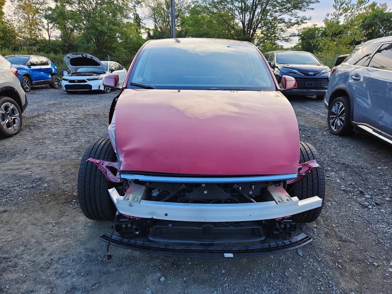 2026 Tesla Model Y - Фото 5