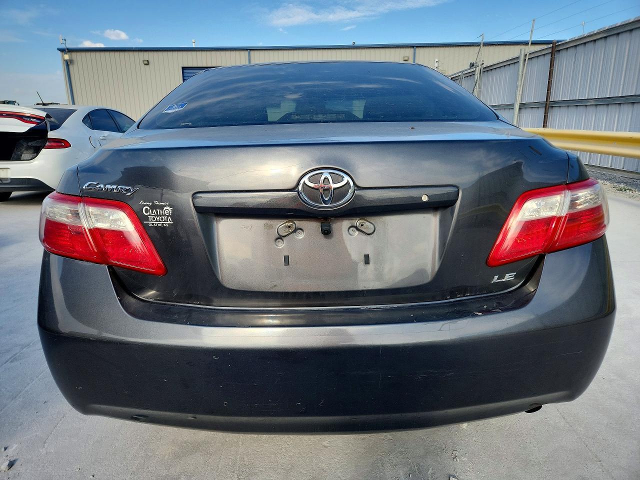 2009 Toyota Camry Le - Фото 6