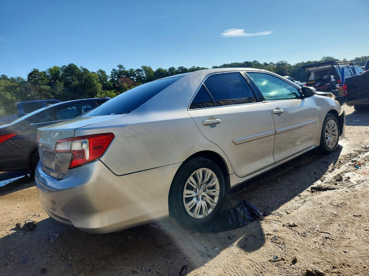 2013 Toyota Camry Le - Image 3