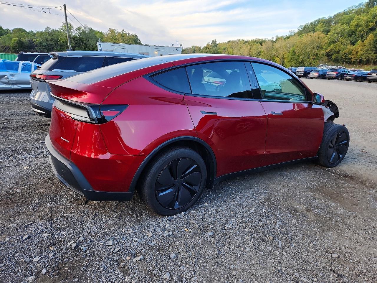 2026 Tesla Model Y - Фото 3