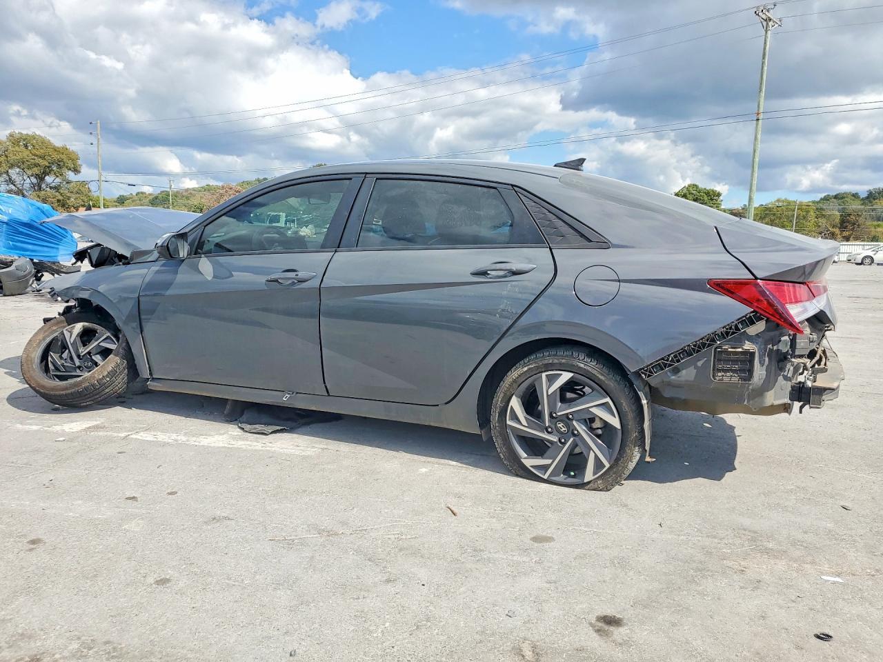 2025 Hyundai Elantra Sel Sport - Фото 2