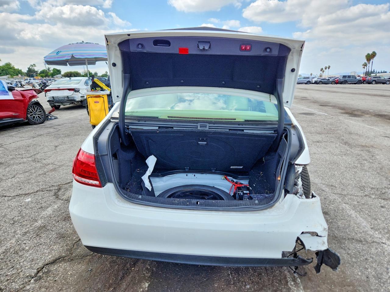 2014 Mercedes-Benz E 350 - Image 6