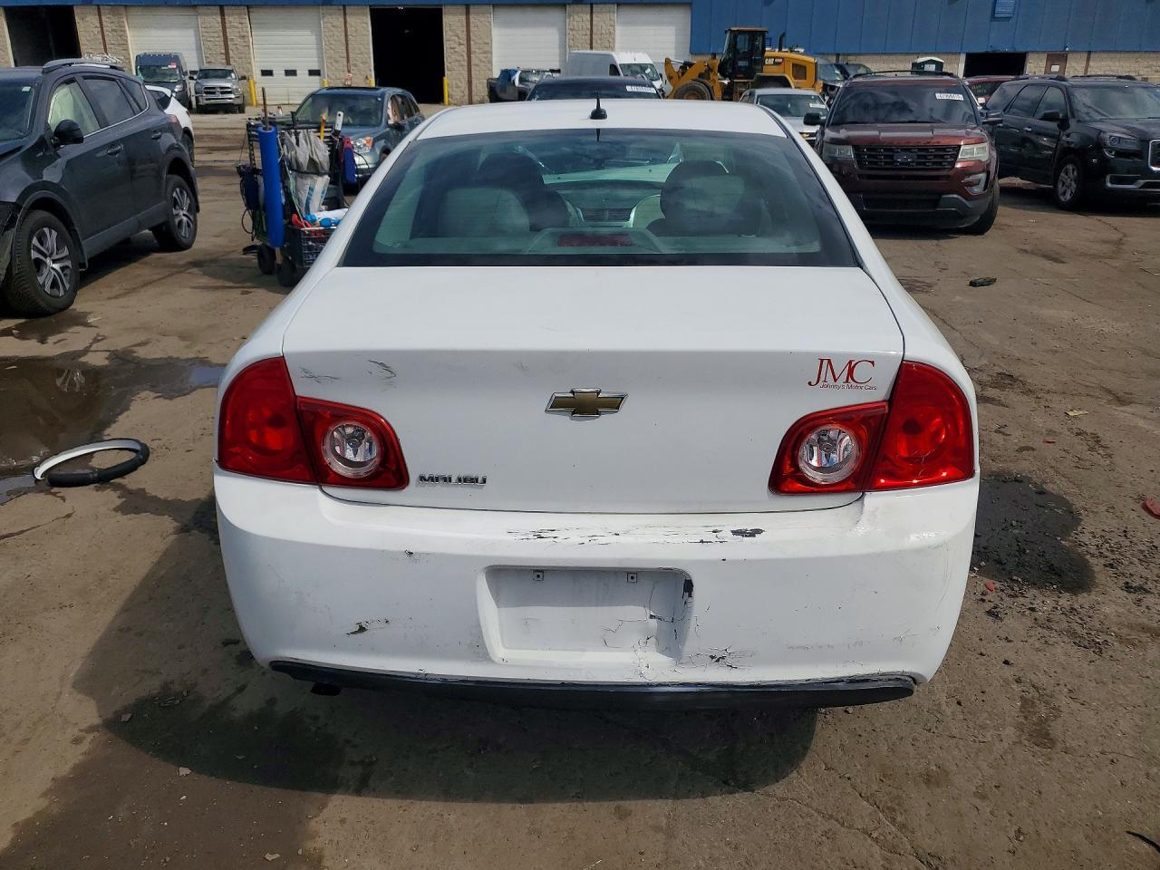 2011 Chev Malibu - Image 6