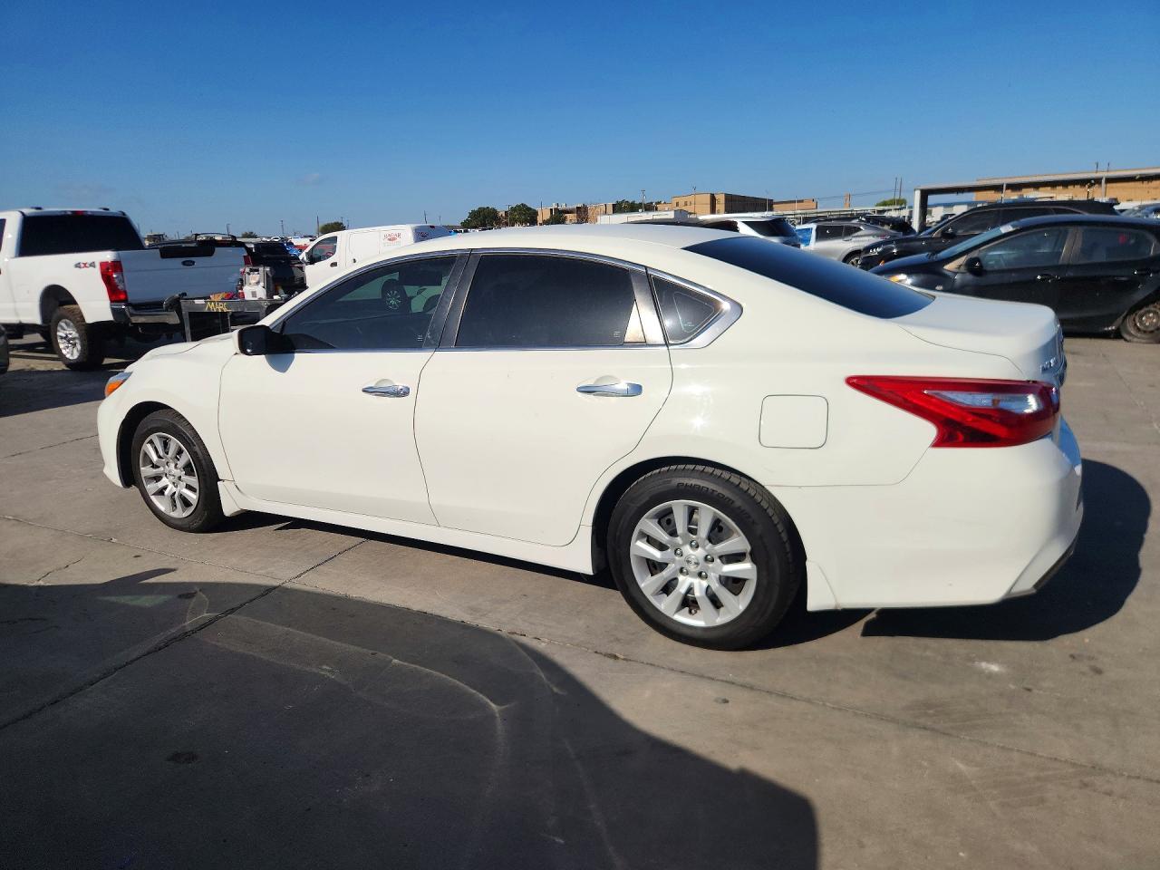 2017 Nissan Altima 2.5 S - Фото 2