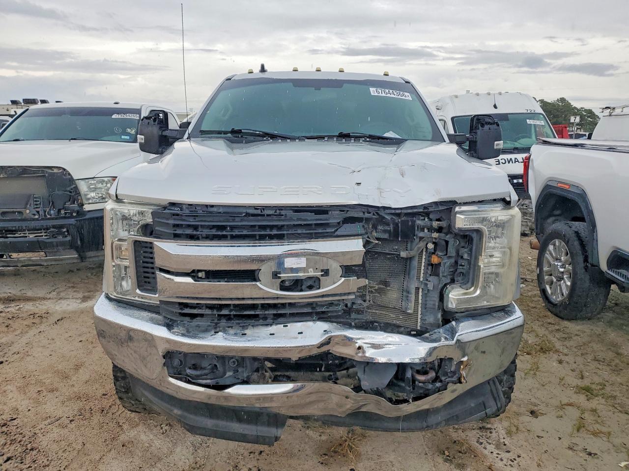 2019 Ford F350 Super Duty - Фото 5