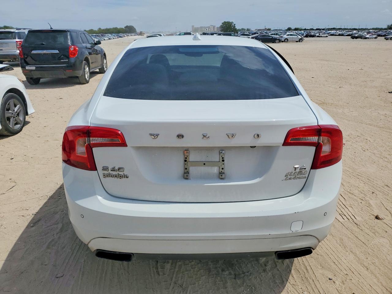 2015 Volvo S60 Platinum - Фото 6
