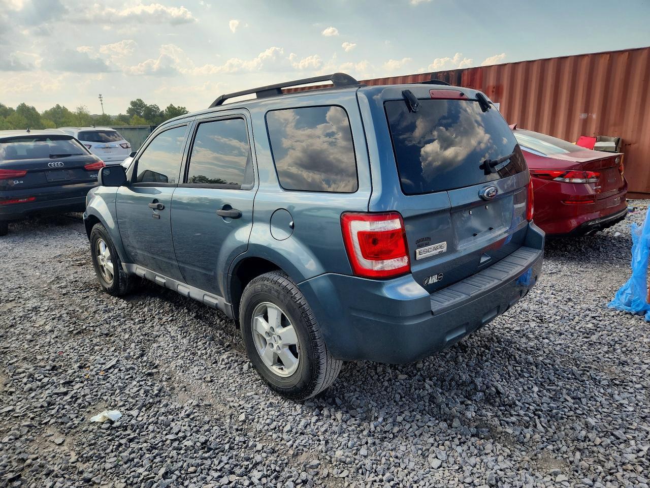 2010 Ford Escape Xlt - Image 2
