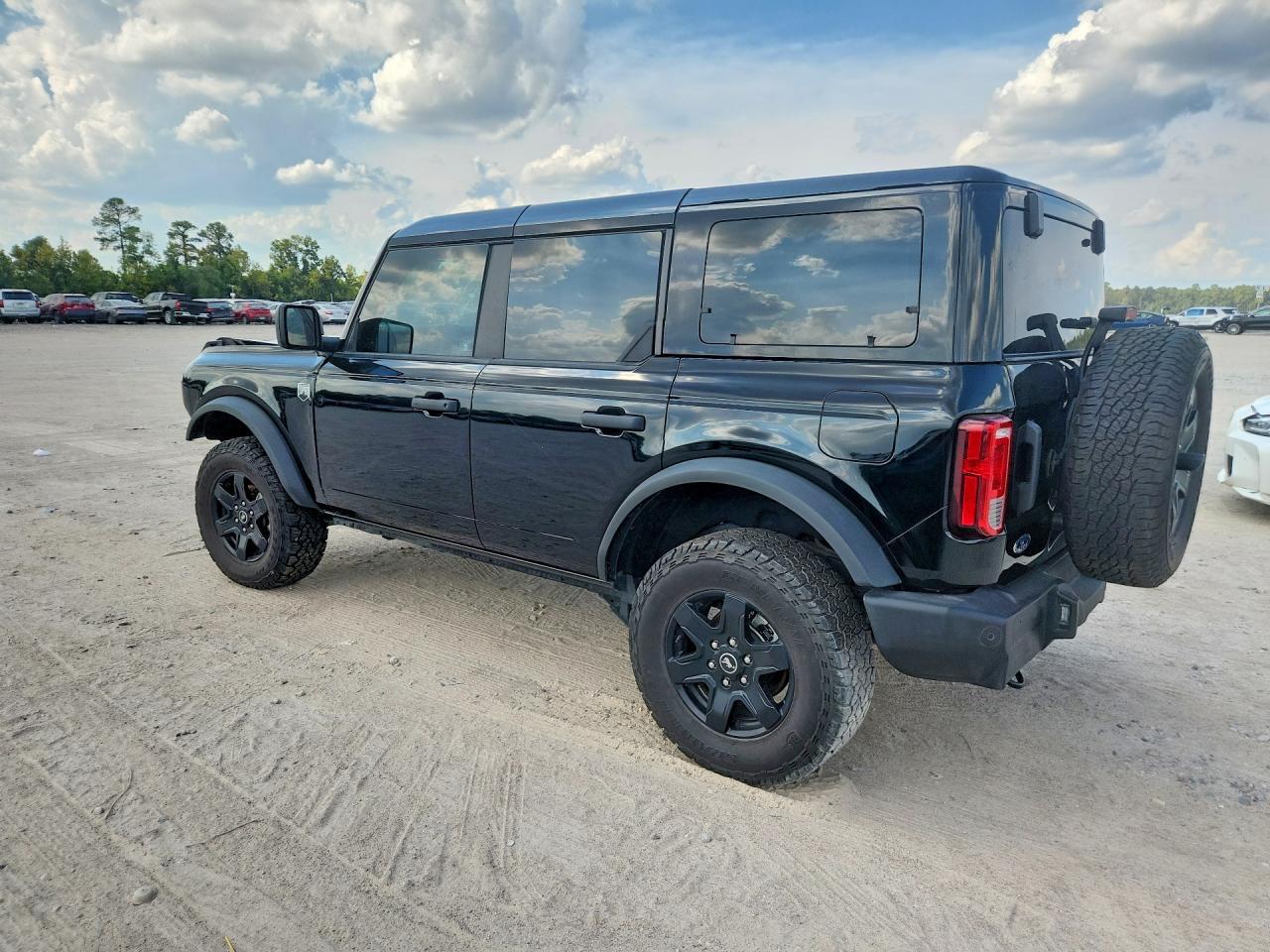 2025 Ford Bronco Big Bend - Image 2