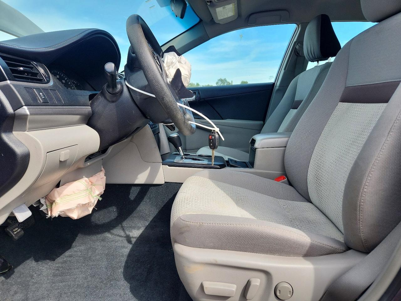 2014 Toyota Camry Le - Image 7