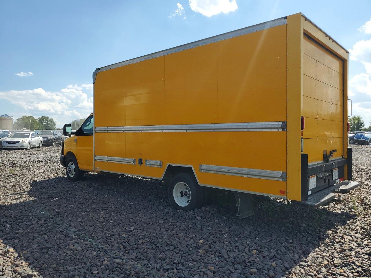 2016 GMC Savana Box Truck - Image 2