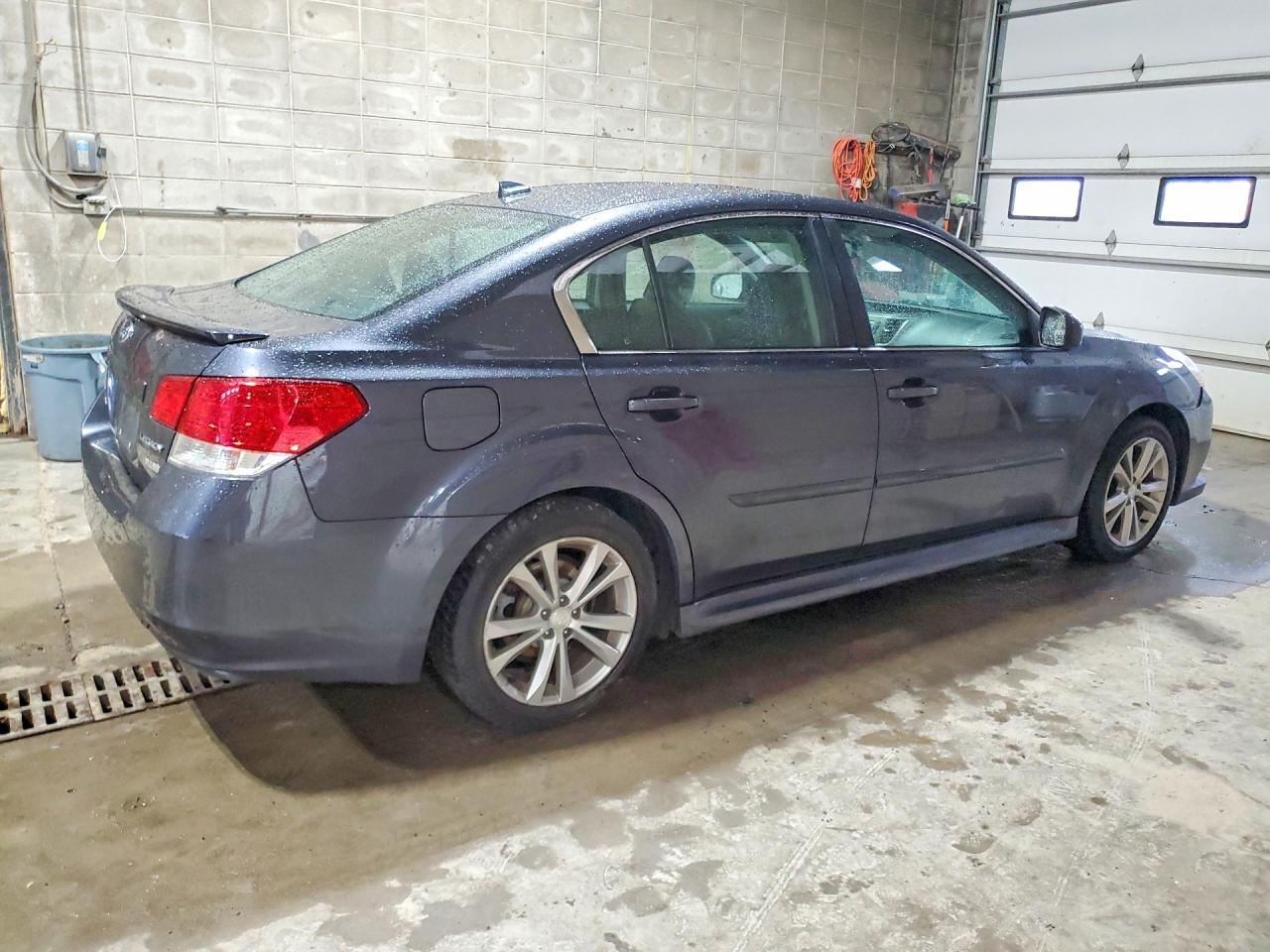 2013 Subaru Legacy 2.5I Limited - Фото 3