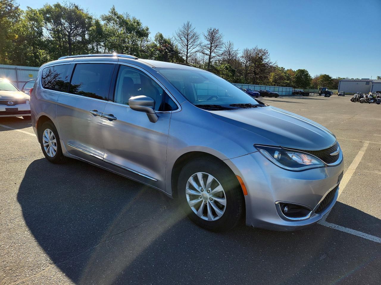 2019 Chrysler Pacifica Touring L - Image 4
