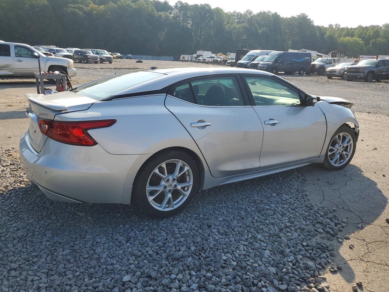 2018 Nissan Maxima Platinum - Image 3