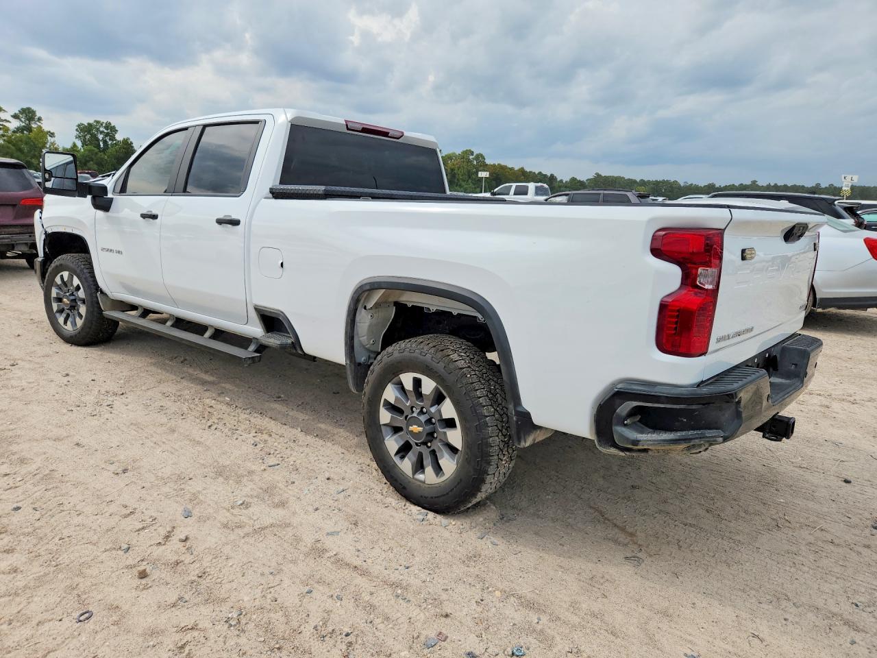 2026 Chevrolet Silverado K2500 Custom - Фото 2