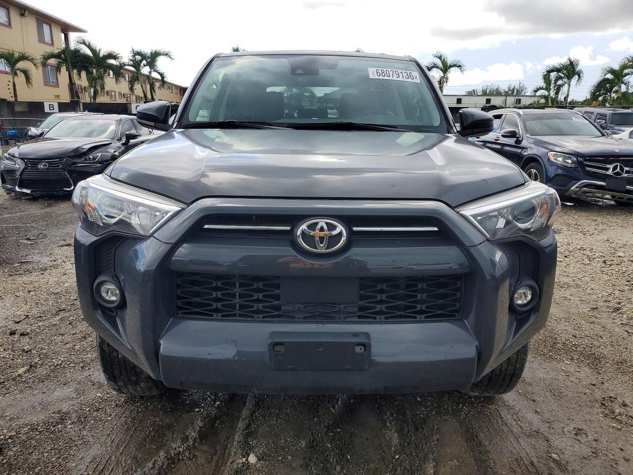 2024 Toyota 4Runner Sr5 - Image 5