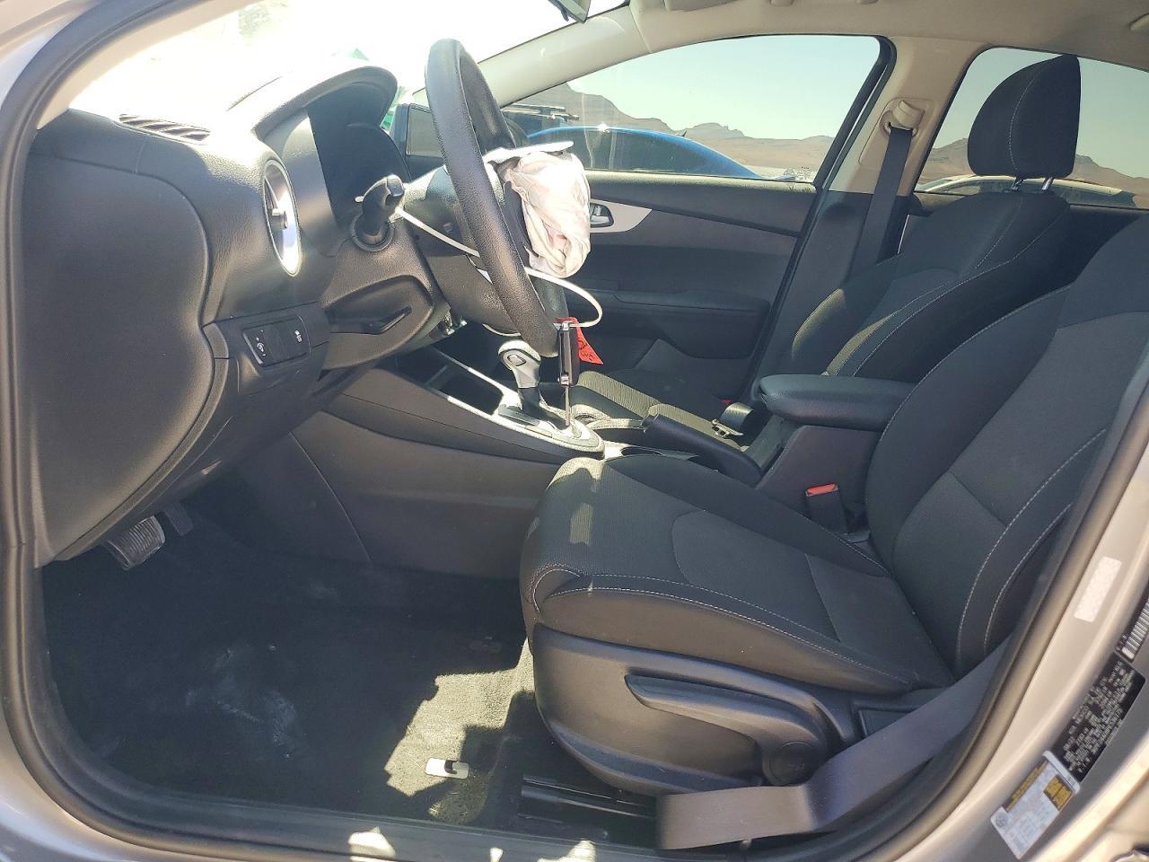 2023 Kia Forte Lxs - Image 7