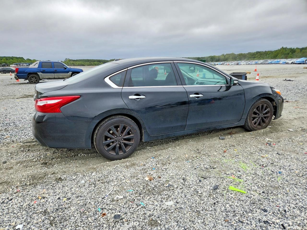 2017 Nissan Altima 2.5 Sv - Image 3