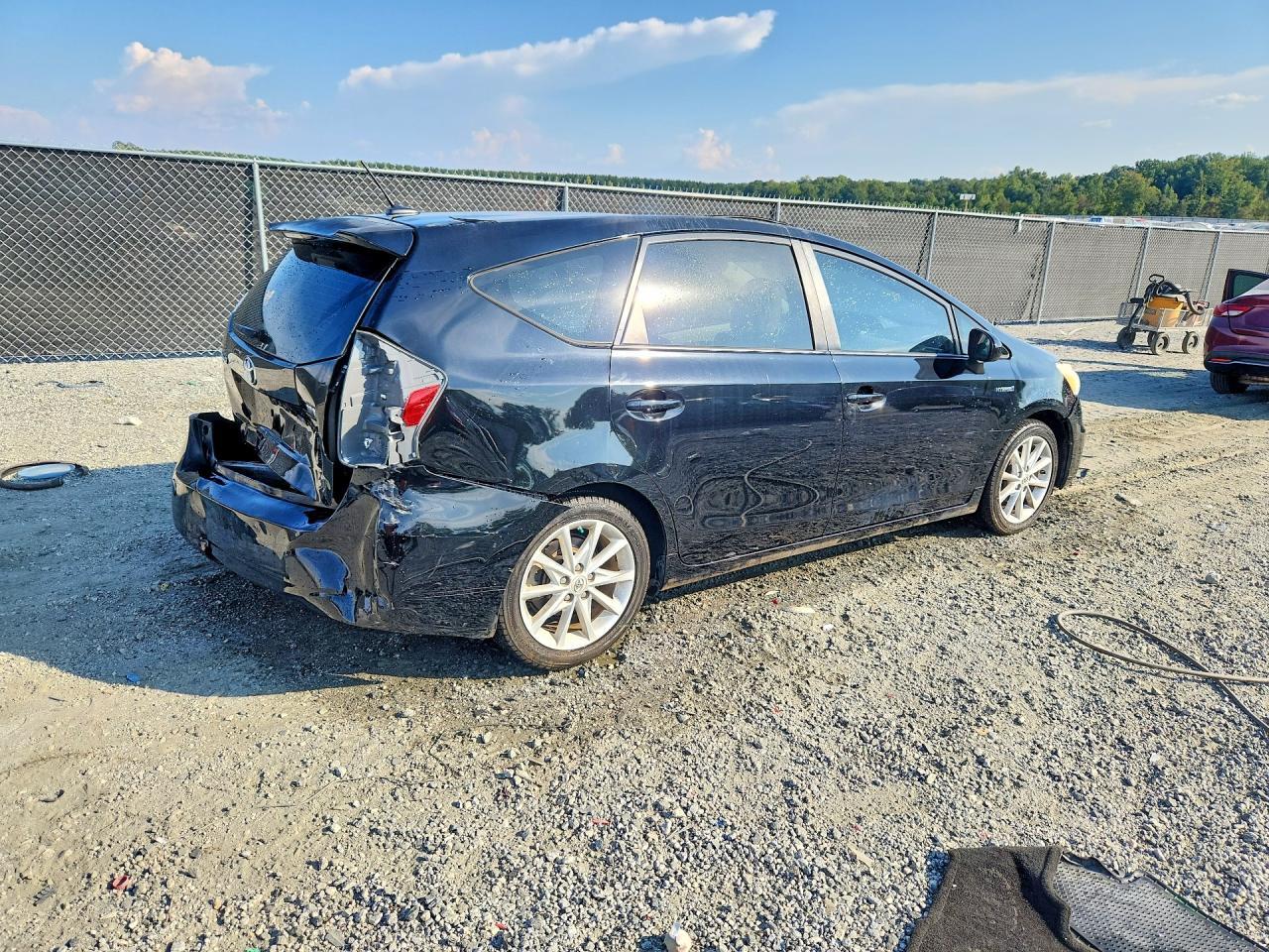 2012 Toyota Prius V Five - Фото 3