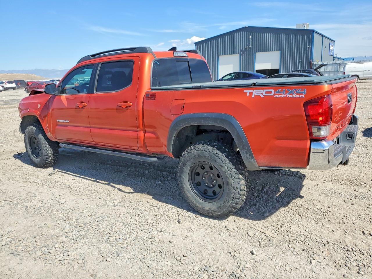 2017 Toyota Tacoma Trd Off-Road - Image 2