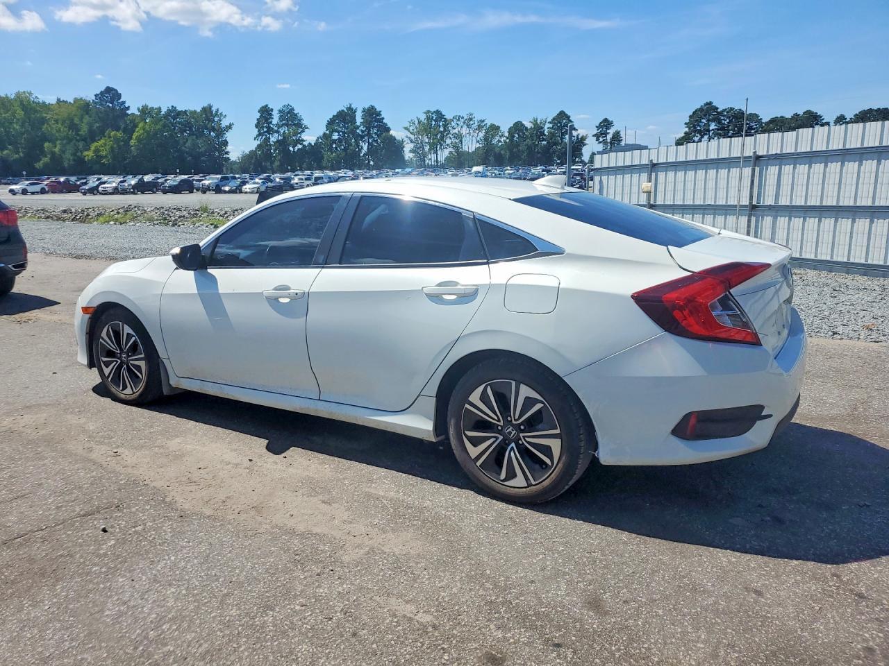 2016 Hond Civic - Image 2