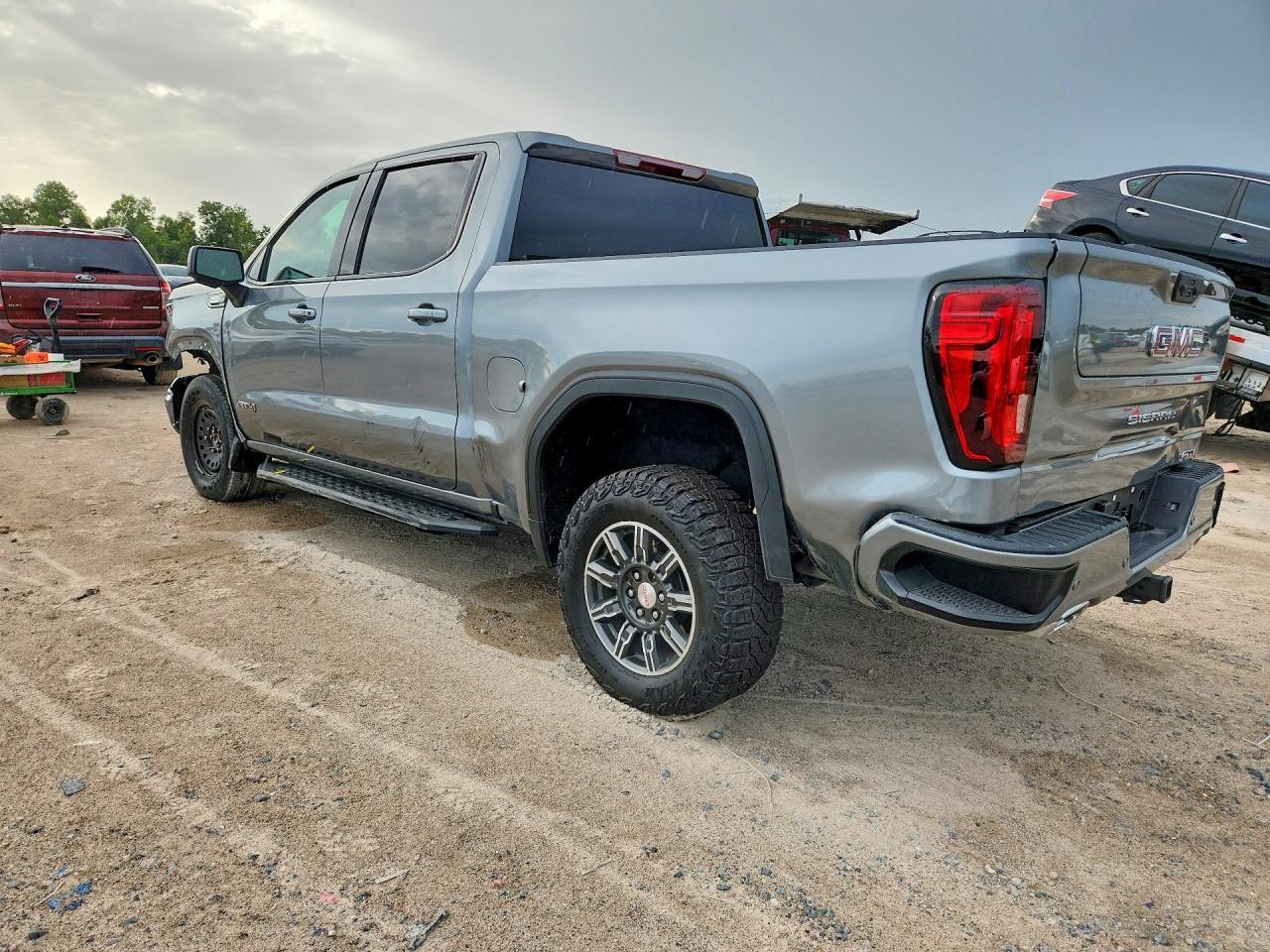 2026 GMC Sierra K1500 At4 - Image 2