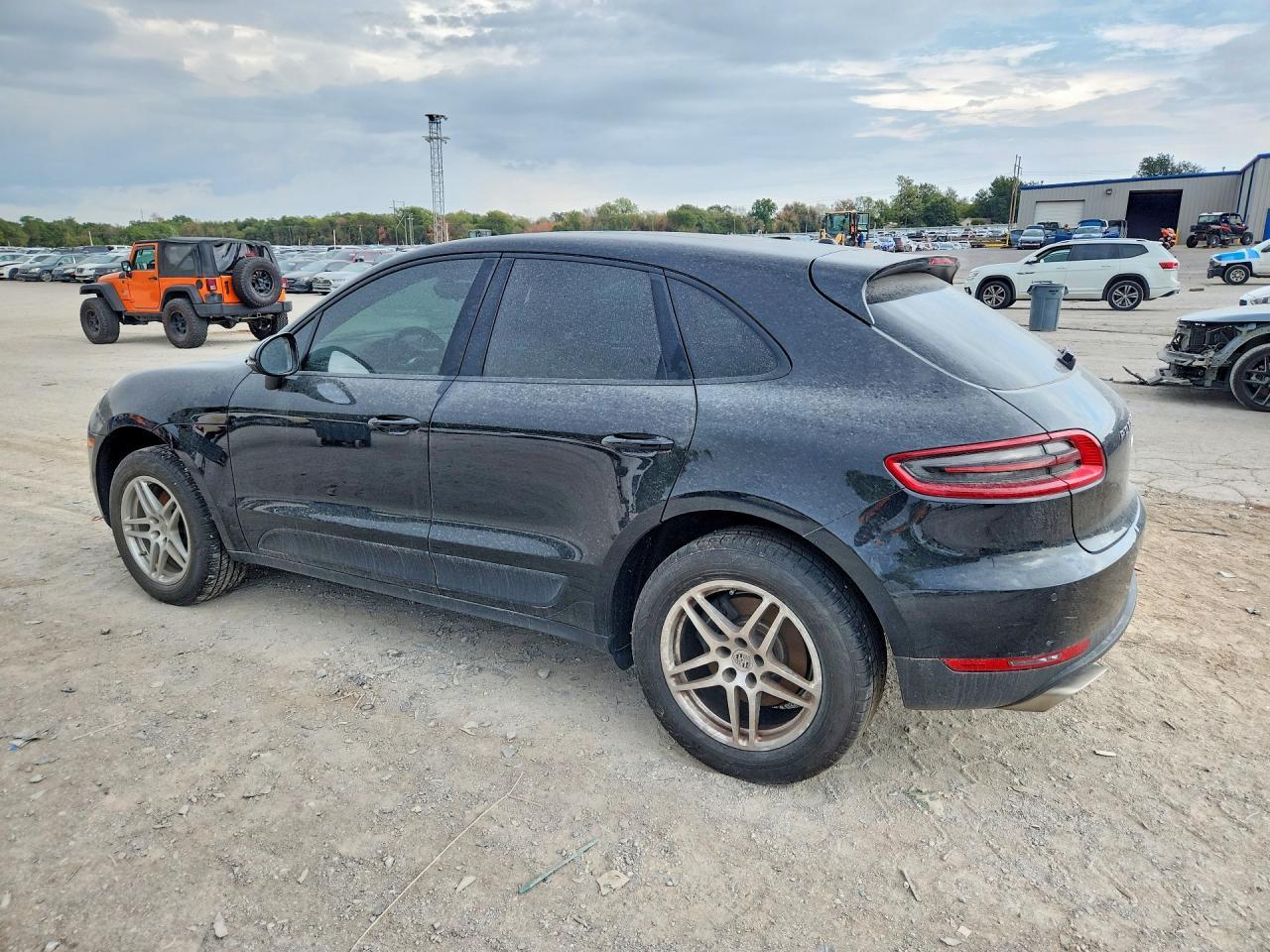 2017 Porsche Macan - Image 2