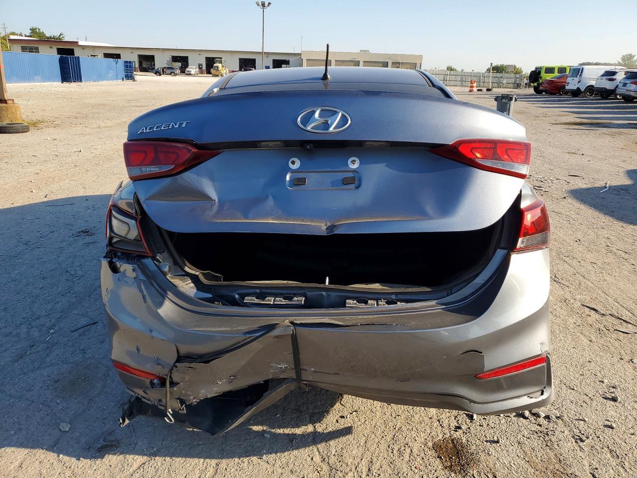 2020 Hyundai Accent Se - Фото 6