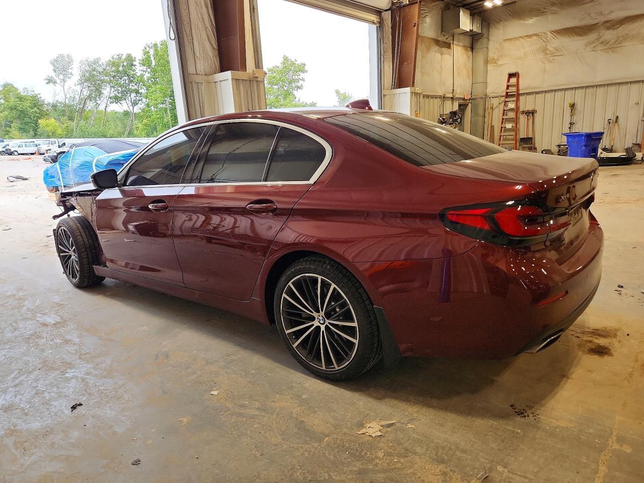 2023 BMW 530 Xi - Фото 2