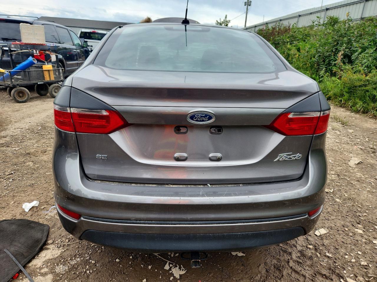 2014 Ford Fiesta Se - Image 6