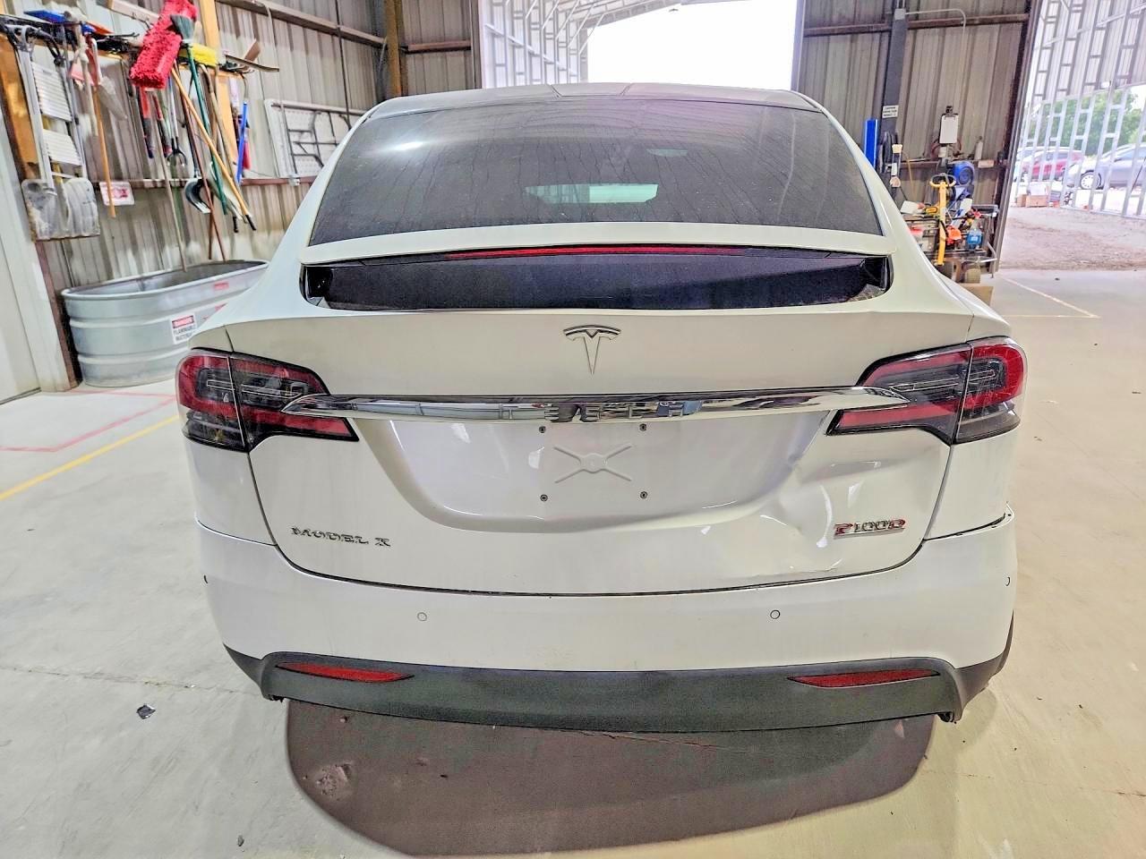 2016 Tesla Model X - Фото 6