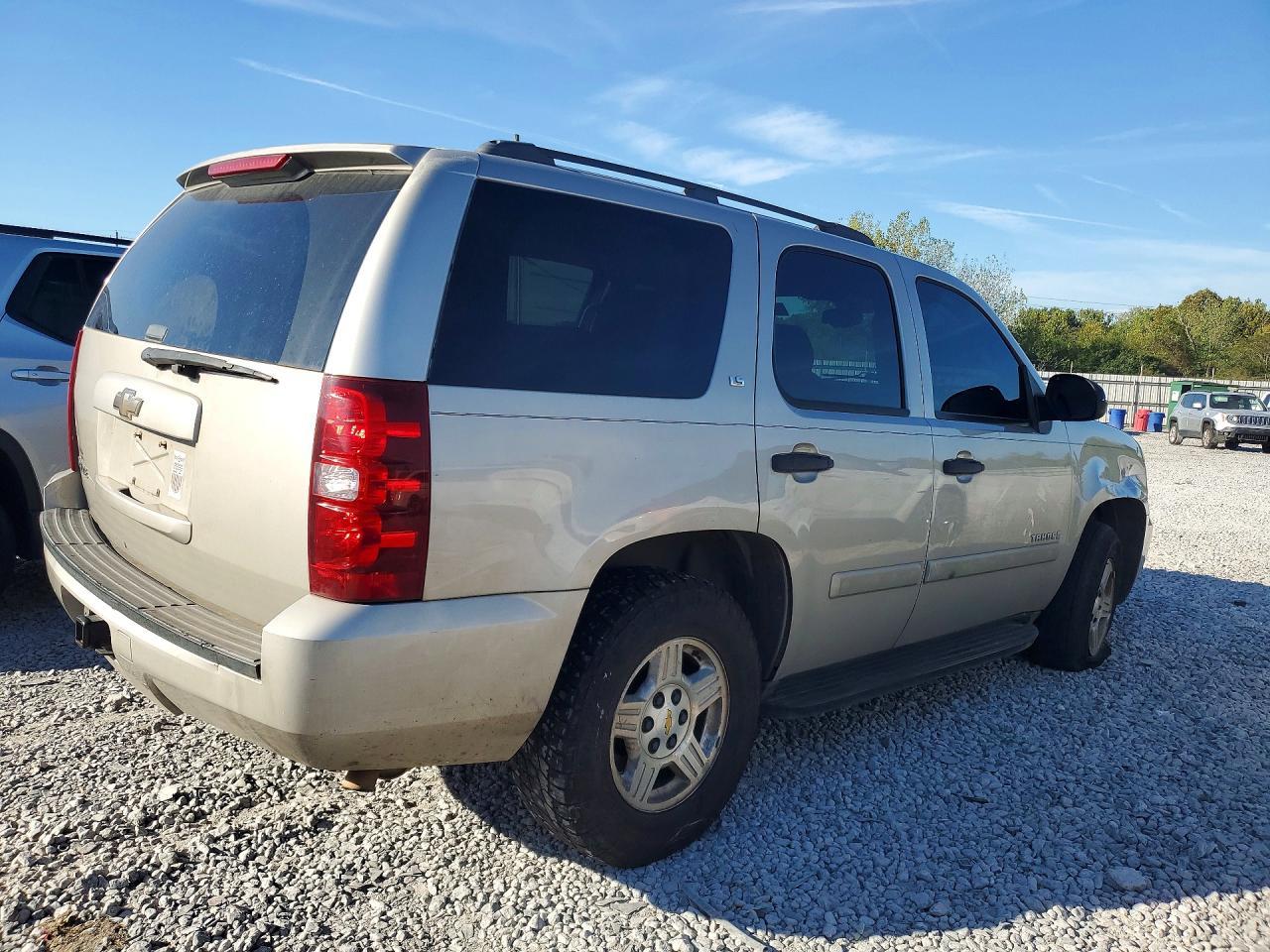 2008 Chevrolet Tahoe C1500 - Фото 3