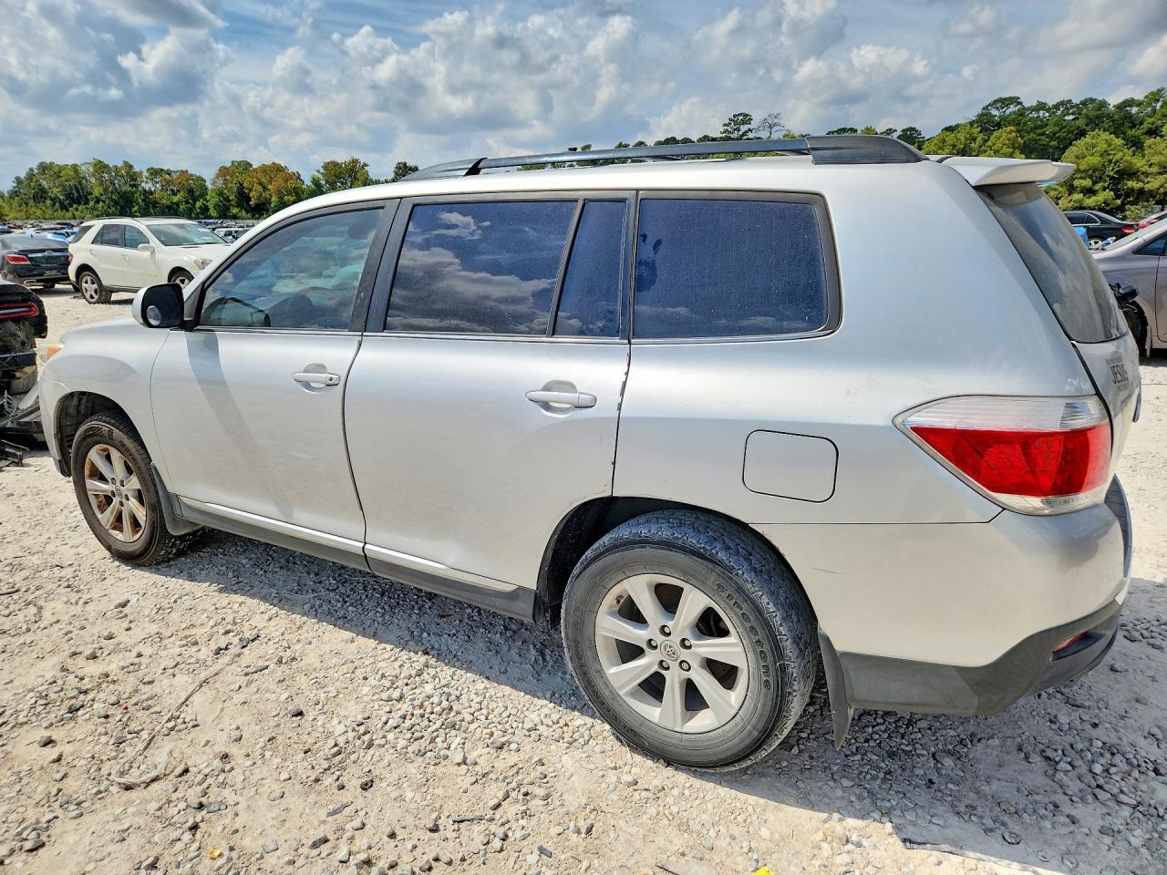 2013 Toyota Highlander Se - Фото 2