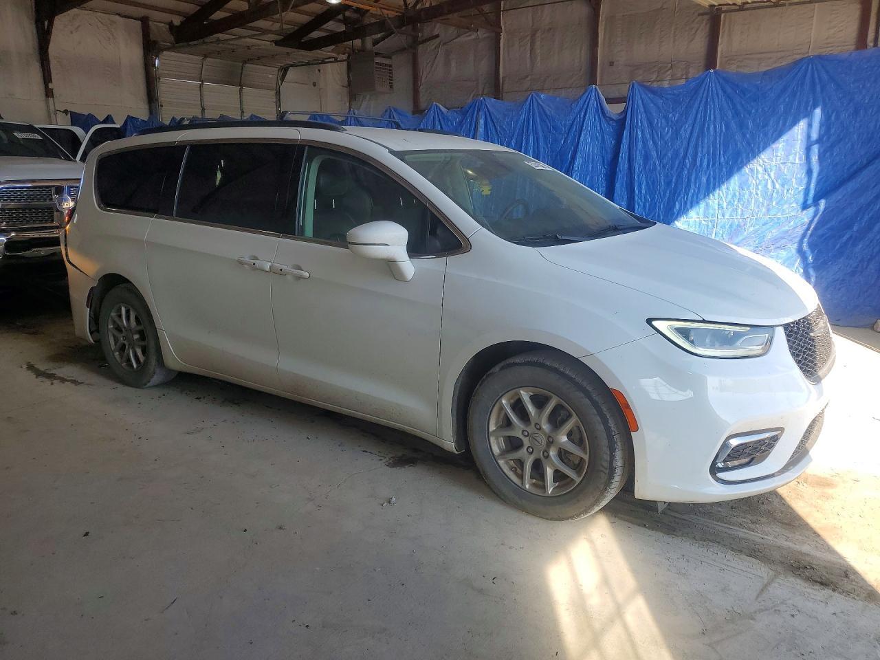 2022 Chrysler Pacifica Touring L - Image 4