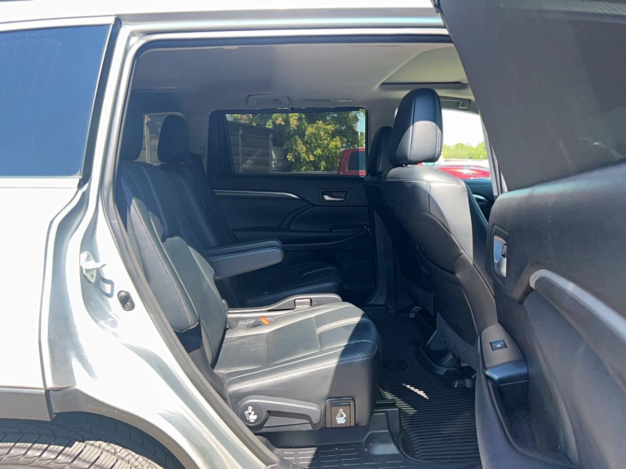 2017 Toyota Highlander Se - Image 6