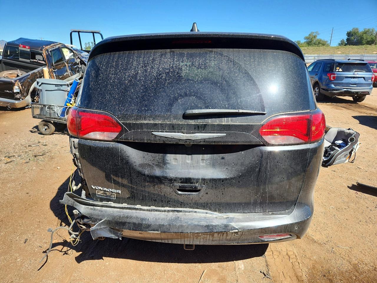 2022 Chrysler Voyager Lx - Фото 6