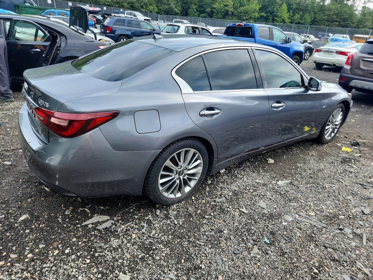2018 Infiniti Q50 3.0T Luxe - Image 3