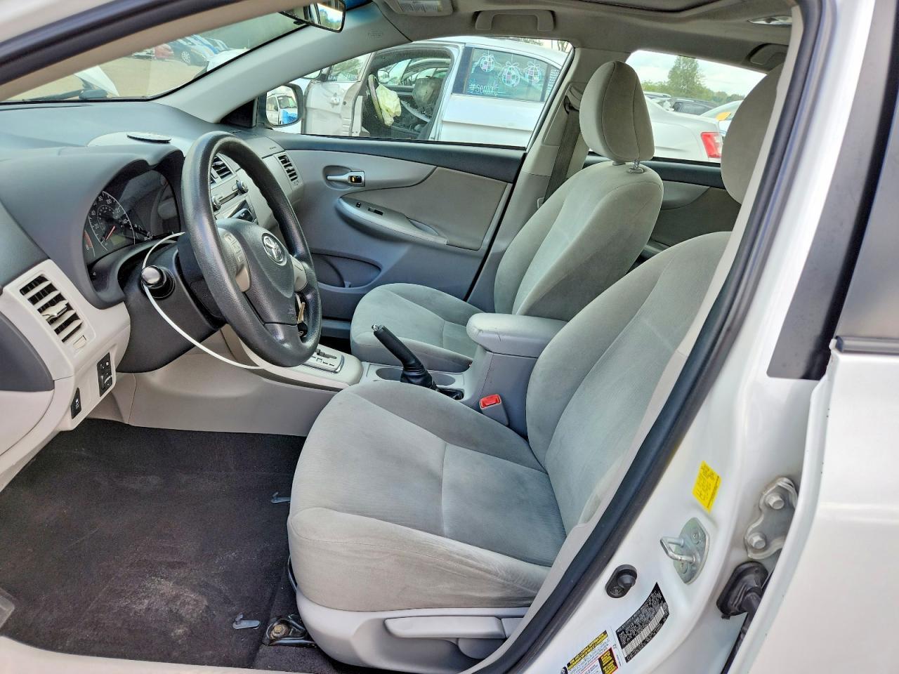 2011 Toyota Corolla Le - Image 7